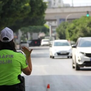 antalyada trafik denetimi 16 bin surucuye ceza XSznYO8O