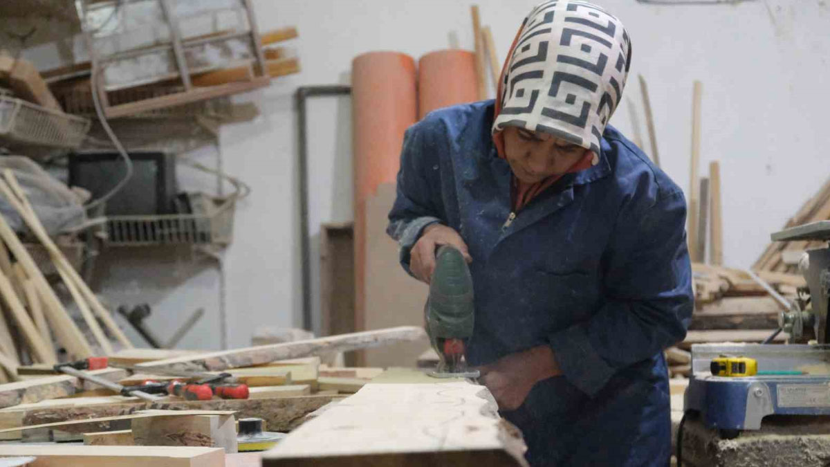 kadin girisimci tek basina hem uretiyor hem onariyor e9p3rznQ