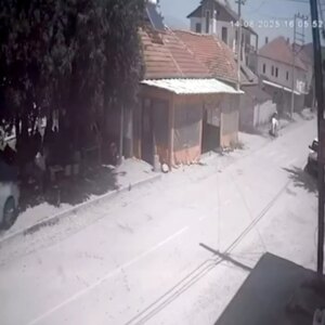 kahvehaneye otomobil girdi 1 olu 2 yarali ARtzBsil