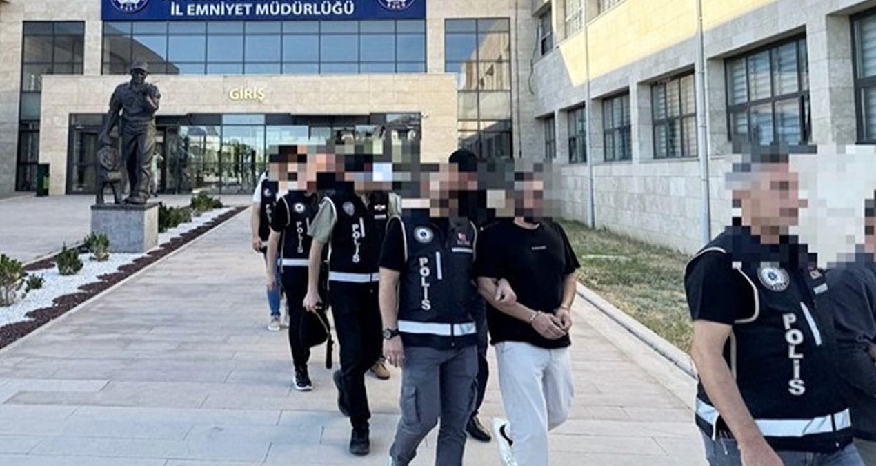 eglence mekanlarindan rusvet alan 9 kisi tutuklandi klkGFiZ7