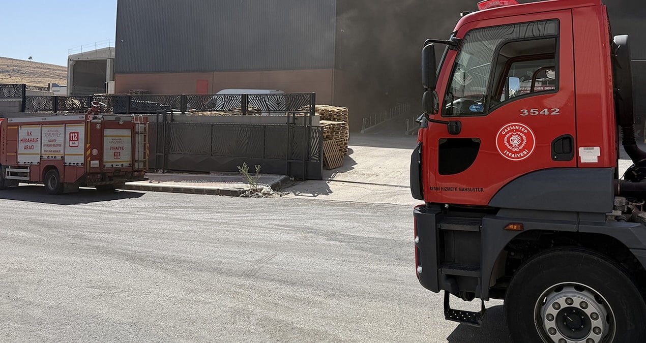 gaziantepte fabrikada yangin 2 isci yaralandi RcfqIxMk