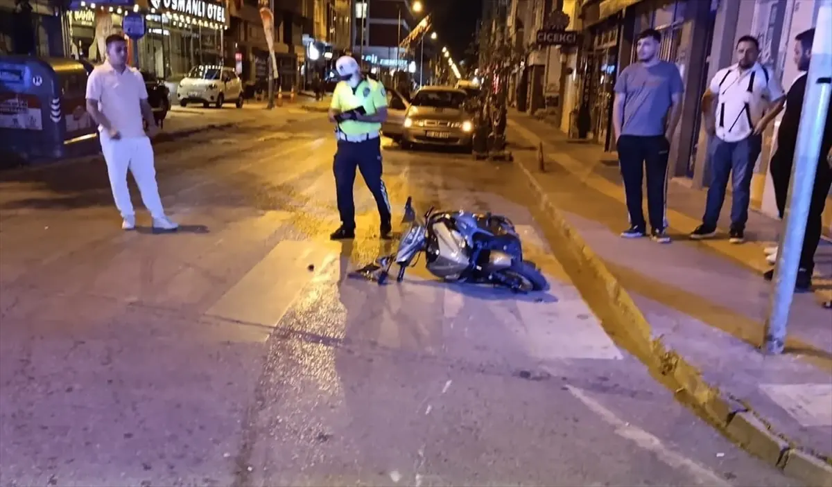 motosiklet kazasi surucu agir yaralandi W4FaqxF4