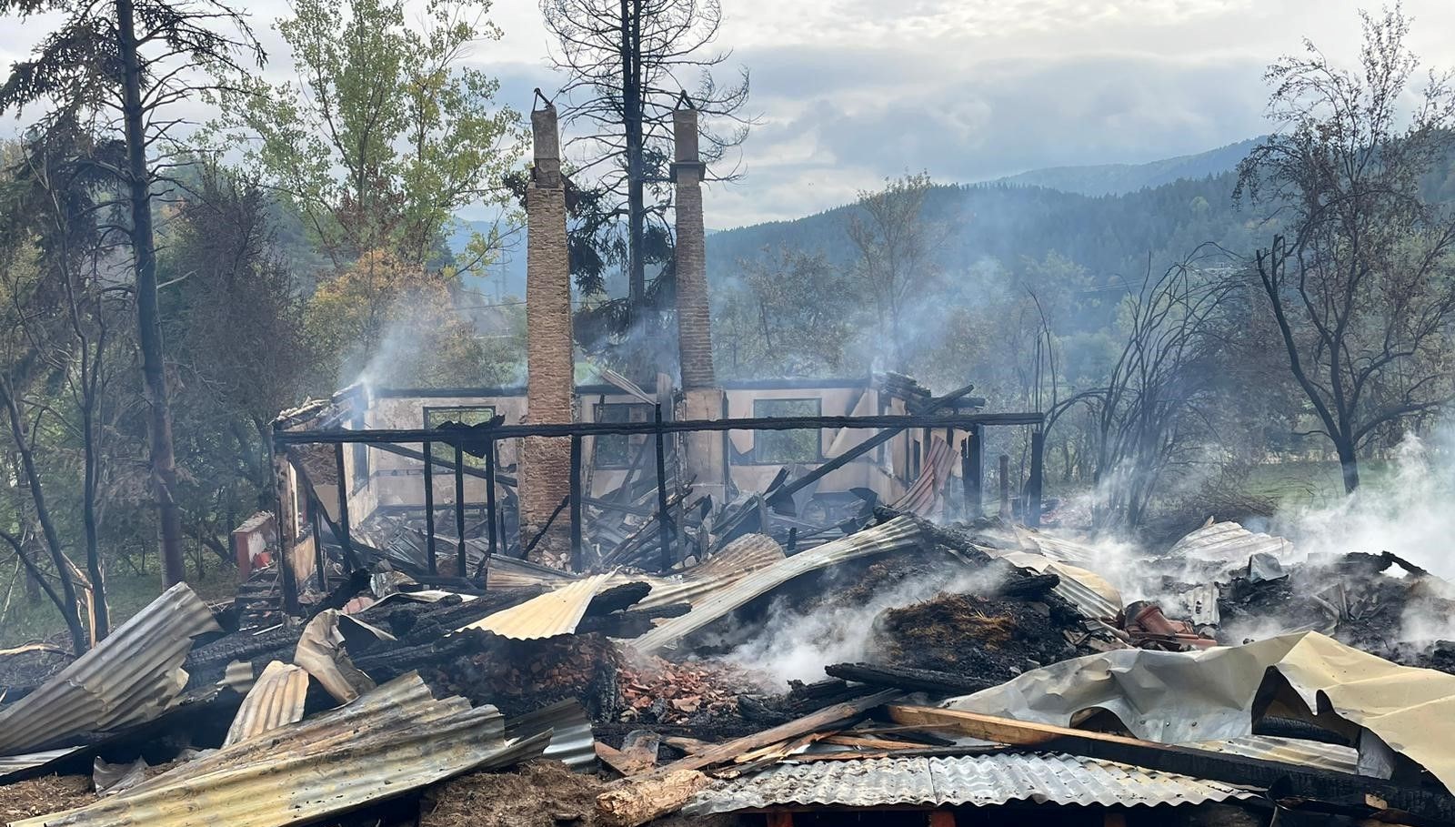 alevlere teslim olan ahsap ev kule dondu kIE8LlOD