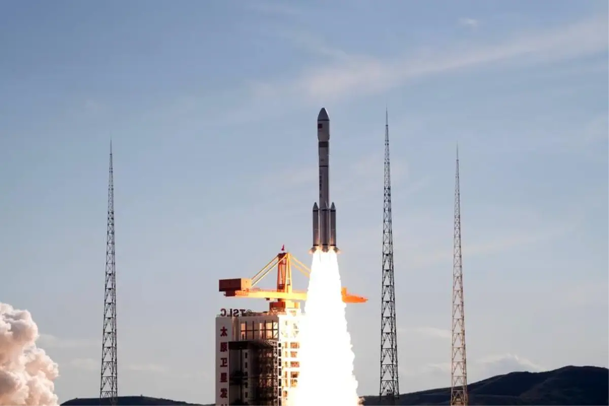 cin taiyuandan yeni uydu grubu firlatti 6CnlA6OB.jpg