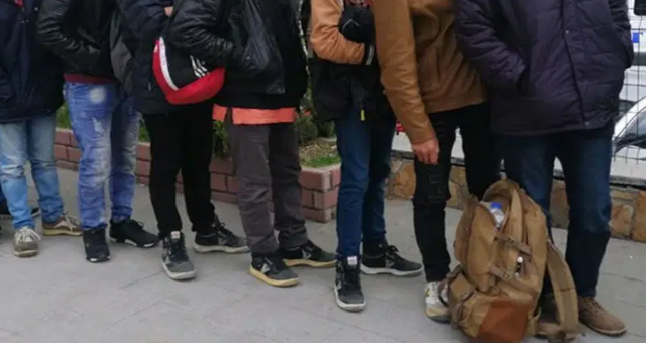 edirne ve kirklarelinde 15 kacak gocmen yakalandi dprOGVrb