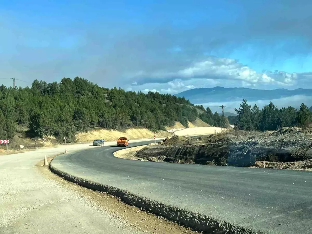 kutahyada tavsanli domanic devlet yolu calismalari hizla devam ediyor AMswHDVd.jpg