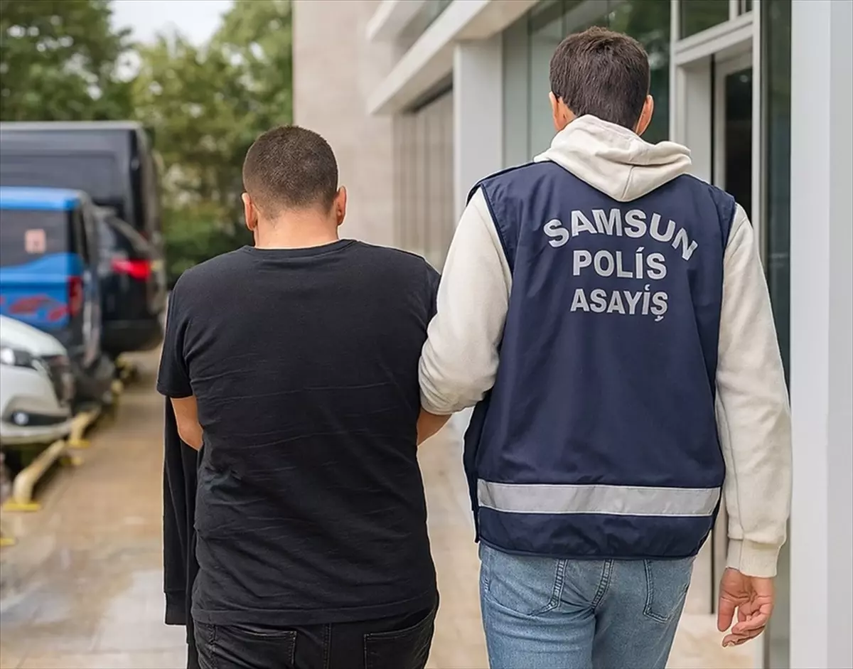 kuyumcudan hirsizlik yapan supheli yakalandi EWCWUpZv.jpg