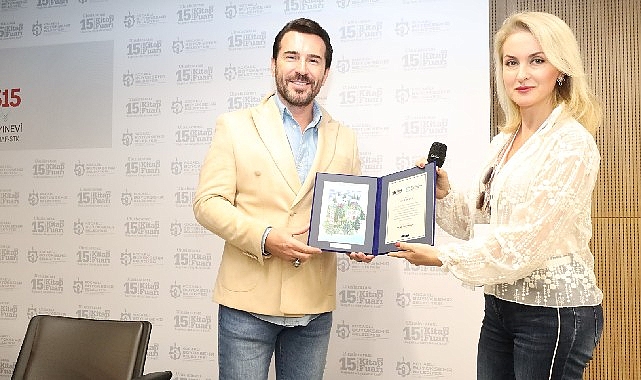 sair arslan sevilen eserleriyle kitap fuarinda CYKmQOlu