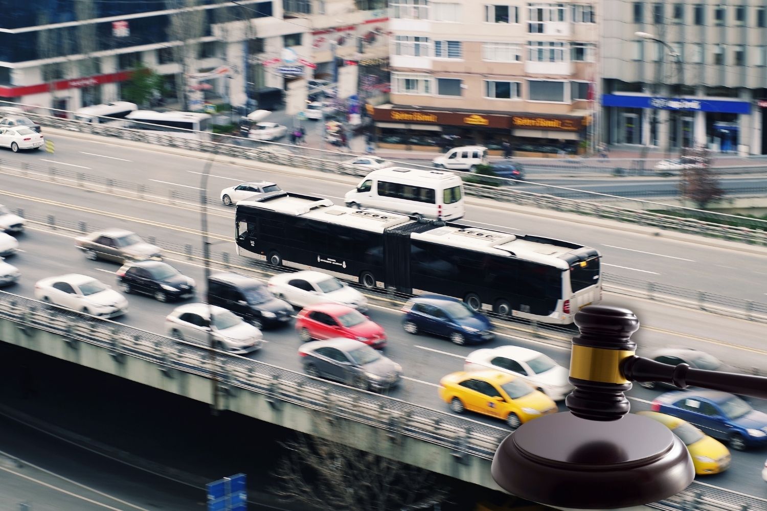 trafik kavgasinda esini yanlislikla olduren sanik icin beraat karari verildi QVEefven.jpg