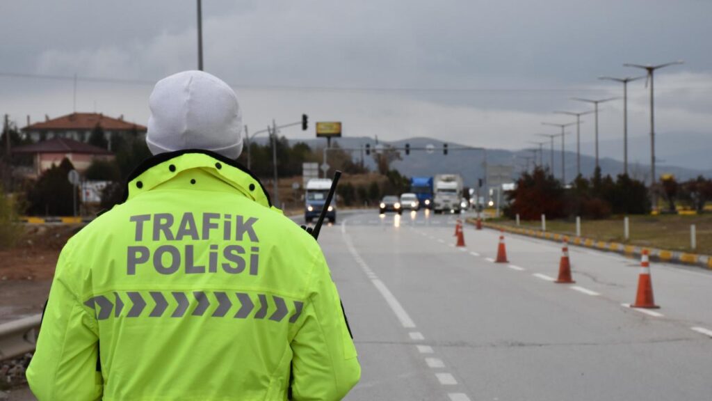 Cezalar artırıldı: Trafik Kanununda Değişiklik Resmi Gazete’de – Meb’den Haber