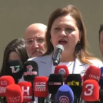 akpli-burcu-koksal-afyonkarahisarda-konustu-yatirimlari-hayata-gecirmek-icin-yeni-doneme-adim-attik-ekUzOt2D
