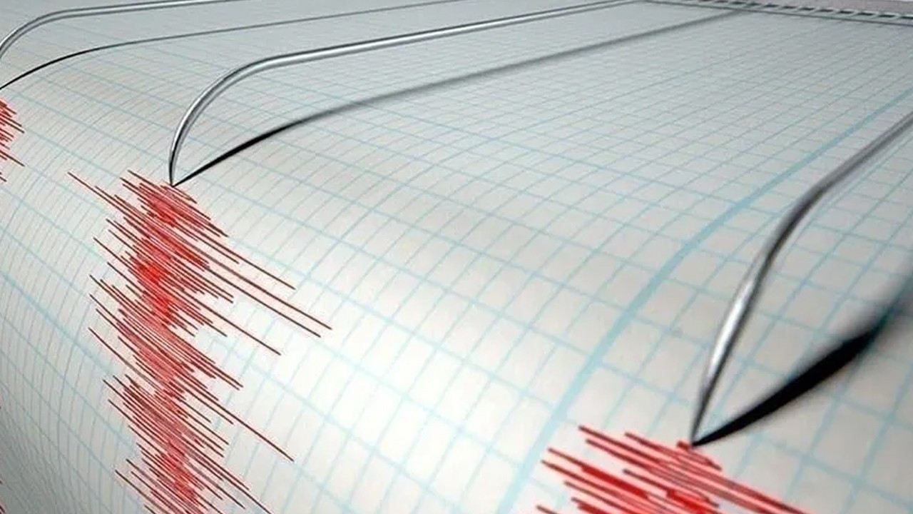 Antalya 35 buyuklugunde deprem ile sallandi 6cjyigRP